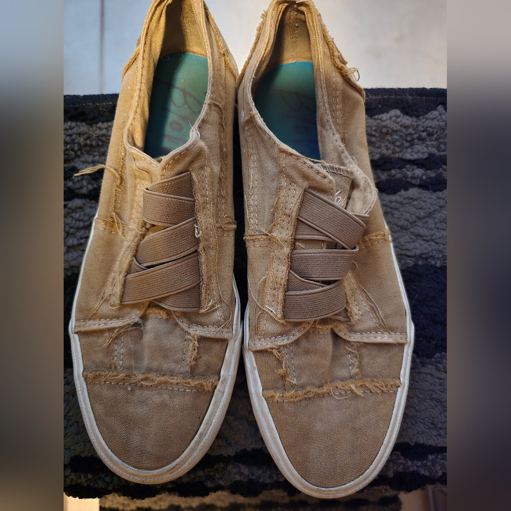 BLOWFISH slip On Sneakers Sz 8